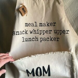 Brand new apron with large front pocket